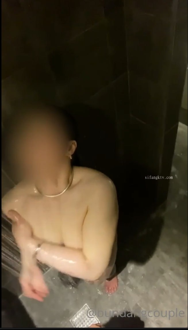 FSDSS-656 ゲリラ豪雨を避けホテルで雨宿り。人妻と童貞が2人きりで何も起こらないはずが無く…五十嵐なつ